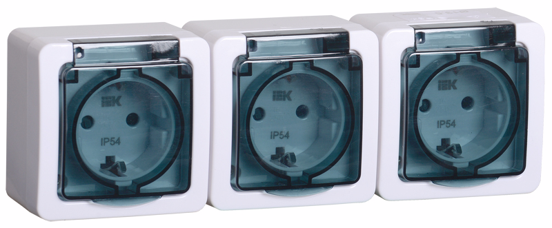 Изображение Розетка 3-местная для открытой установки РСб23-3-ГПБд с заземляющим контактом IP54 ГЕРМЕС PLUS (цвет крышки: дымчатый) IEK