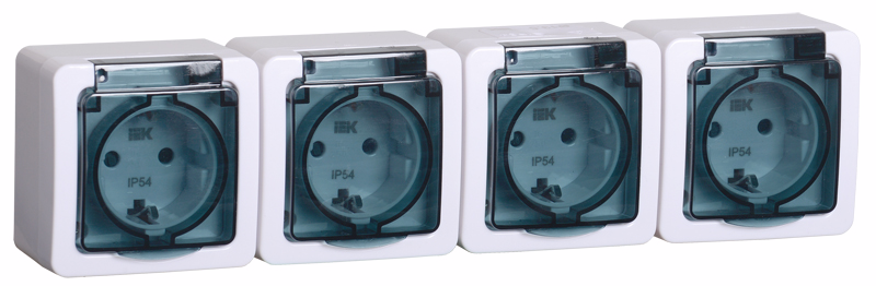 Изображение Розетка 4-местная для открытой установки РСб24-3-ГПБд с заземляющим контактом IP54 ГЕРМЕС PLUS (цвет крышки: дымчатый) IEK